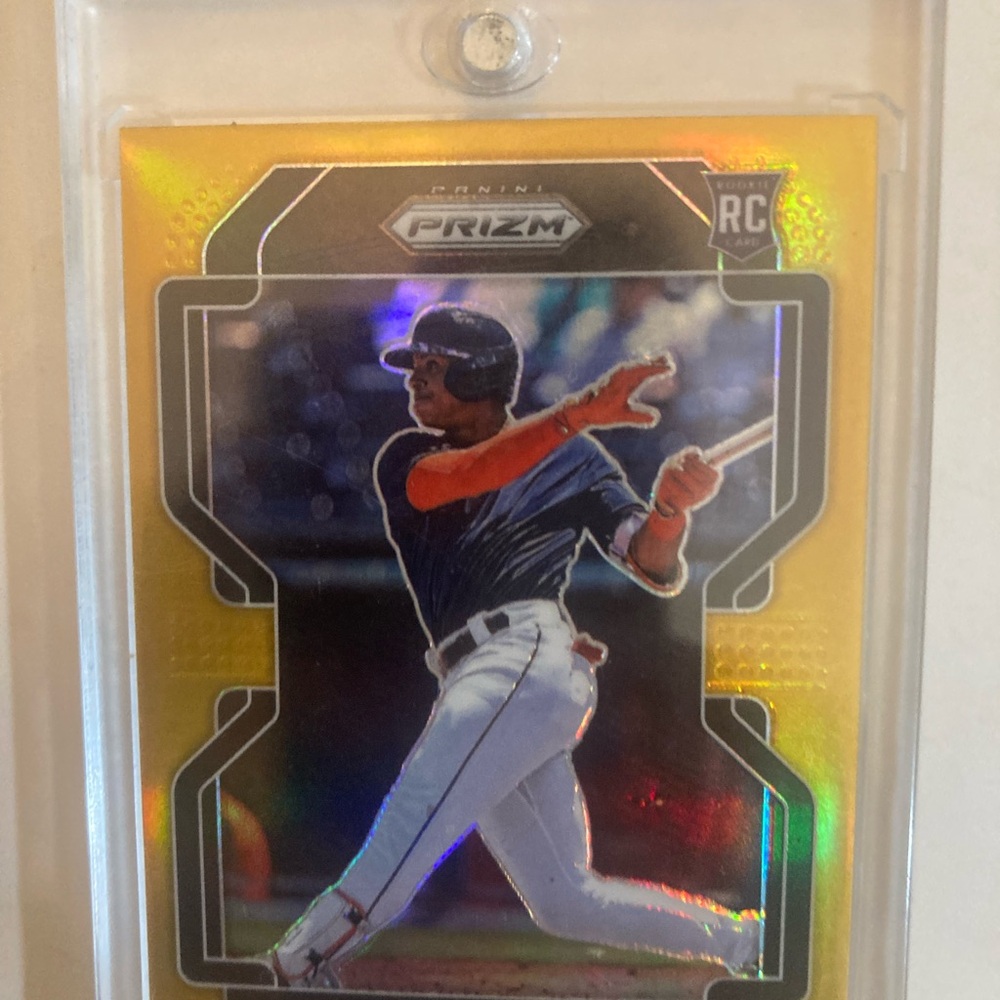 2022 GOLD PRIZM REFRACTOR SP 6/10.